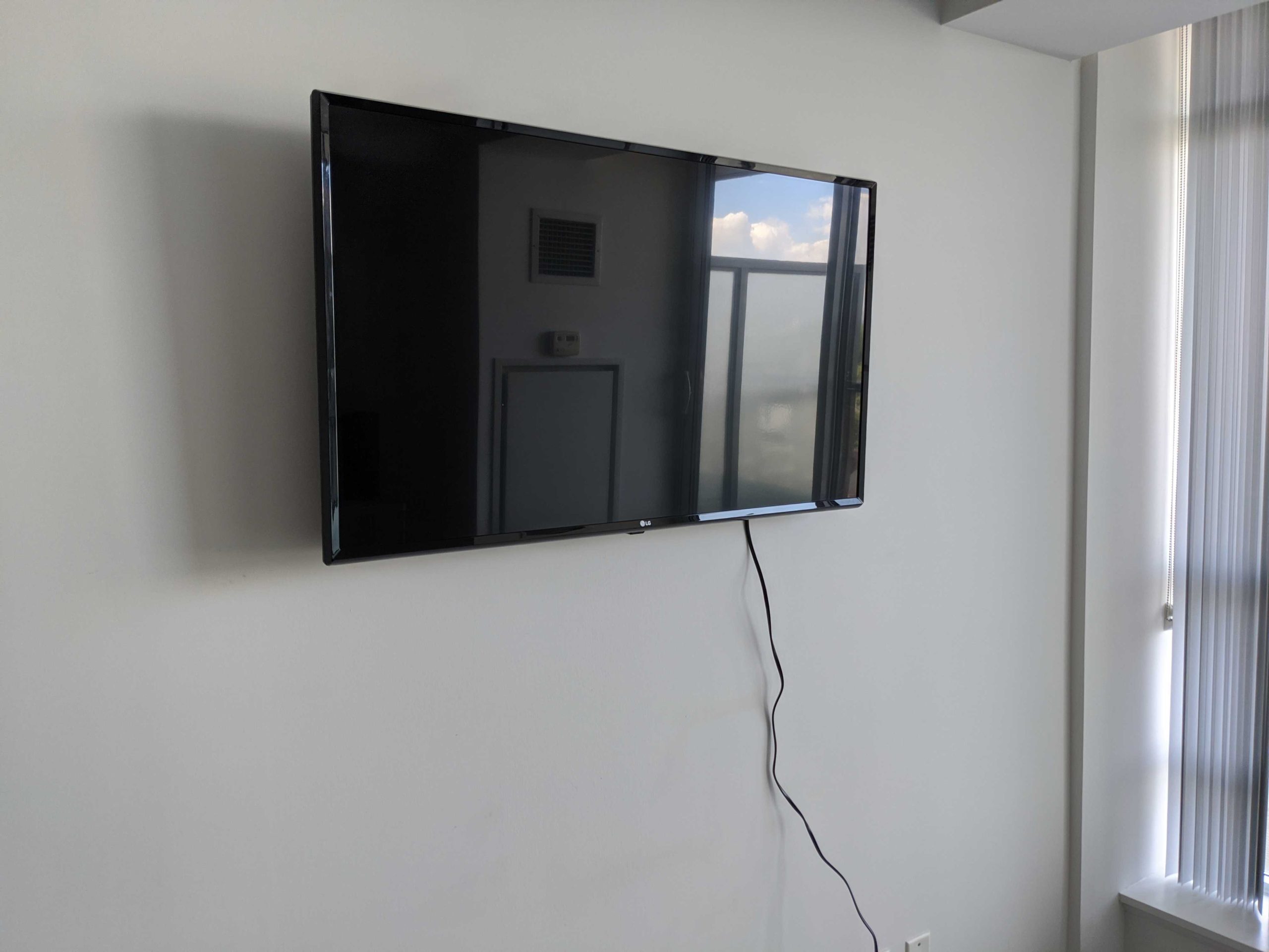 Easy Home Setup with TV Mounting Toronto and TV Installation Toronto